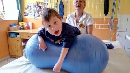 Neurorehabilitacny pobyt Madarsko cvicenie s Gabi (7x)